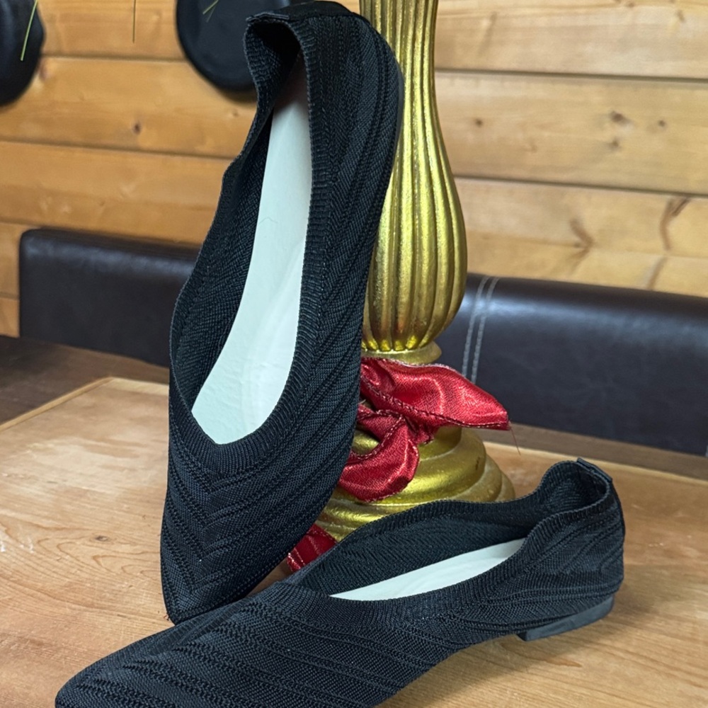 Women’s NEW Black Knit Flats